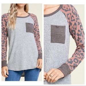 Staccato leopard waffle top
